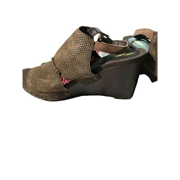 Volatile Brown Leather platform Wedges Peep Toe - Picture 11 of 15